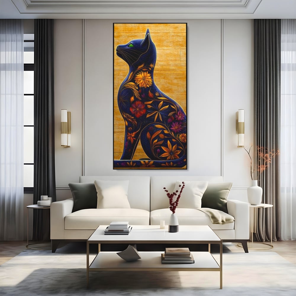 Tablou canvas cu tablou canvas cu pisica albastra decorata cu flori, in rama de aluminiu negru, pe perete intr-un living